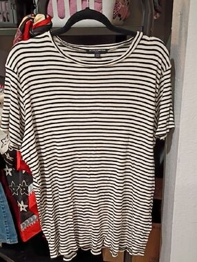 Brandy Melville One size Black & White Striped Women’s Tee